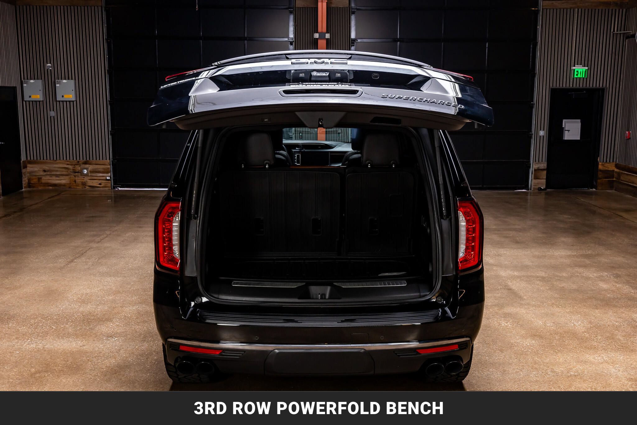 Used 2024 GMC Yukon Denali Ultimate w/ LPO, Floor Liner Package AWD/4WD image 9