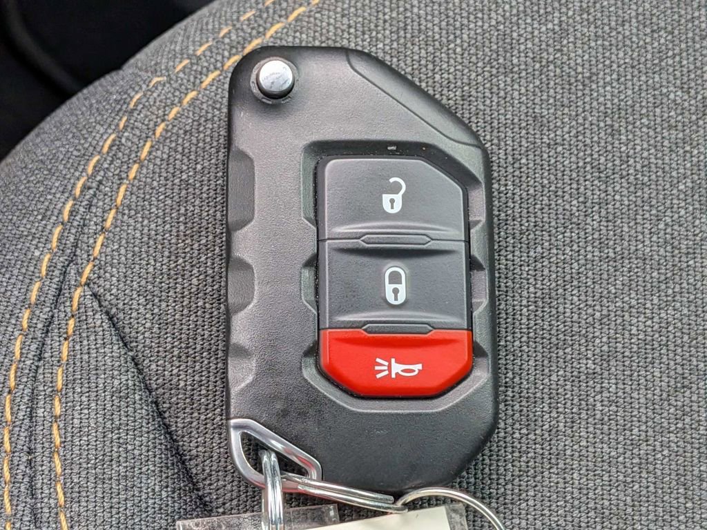Used 2025 Jeep Gladiator Sport AWD/4WD image 33