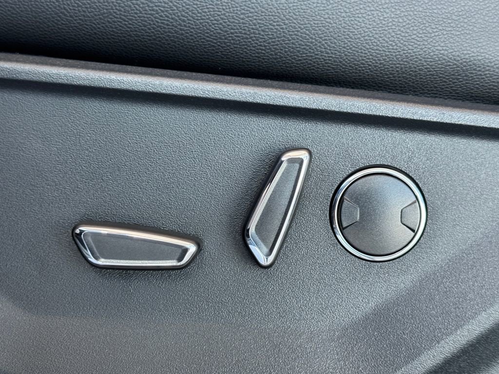 New 2026 Ford F150 Lariat w/ Equipment Group 502A High image 17