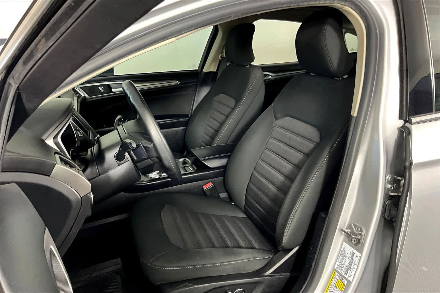 Used 2019 Ford Fusion SE image 8