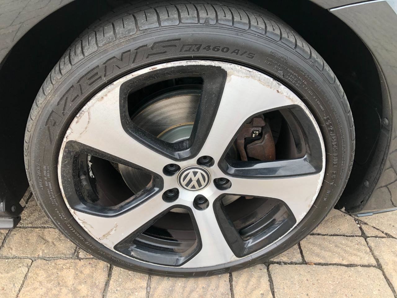 Used 2015 Volkswagen GTI SE FWD image 9