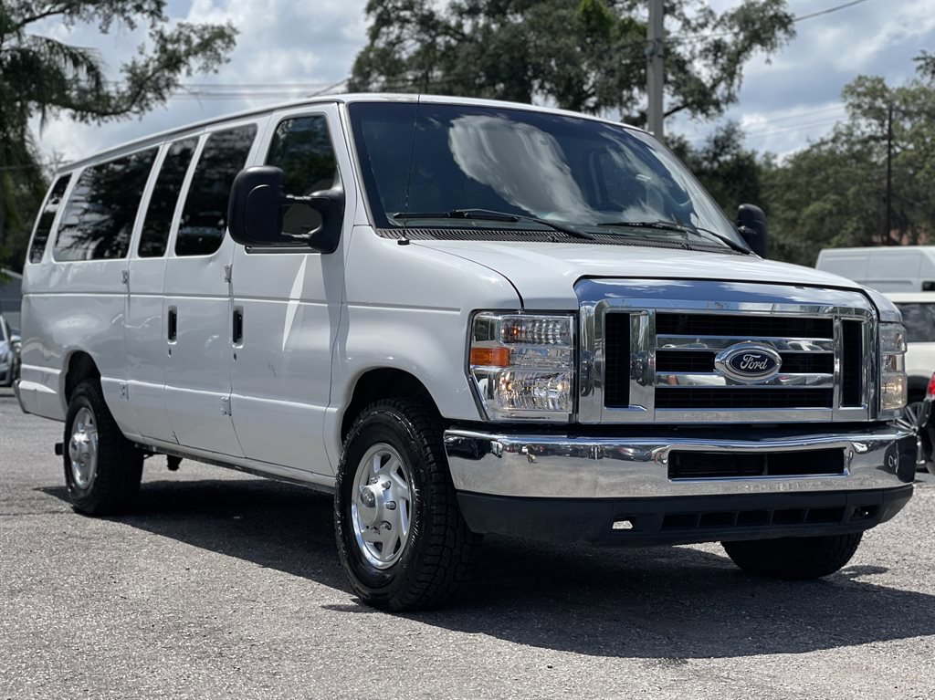 Used 2013 Ford E-350 and Econoline 350 XLT RWD image 16