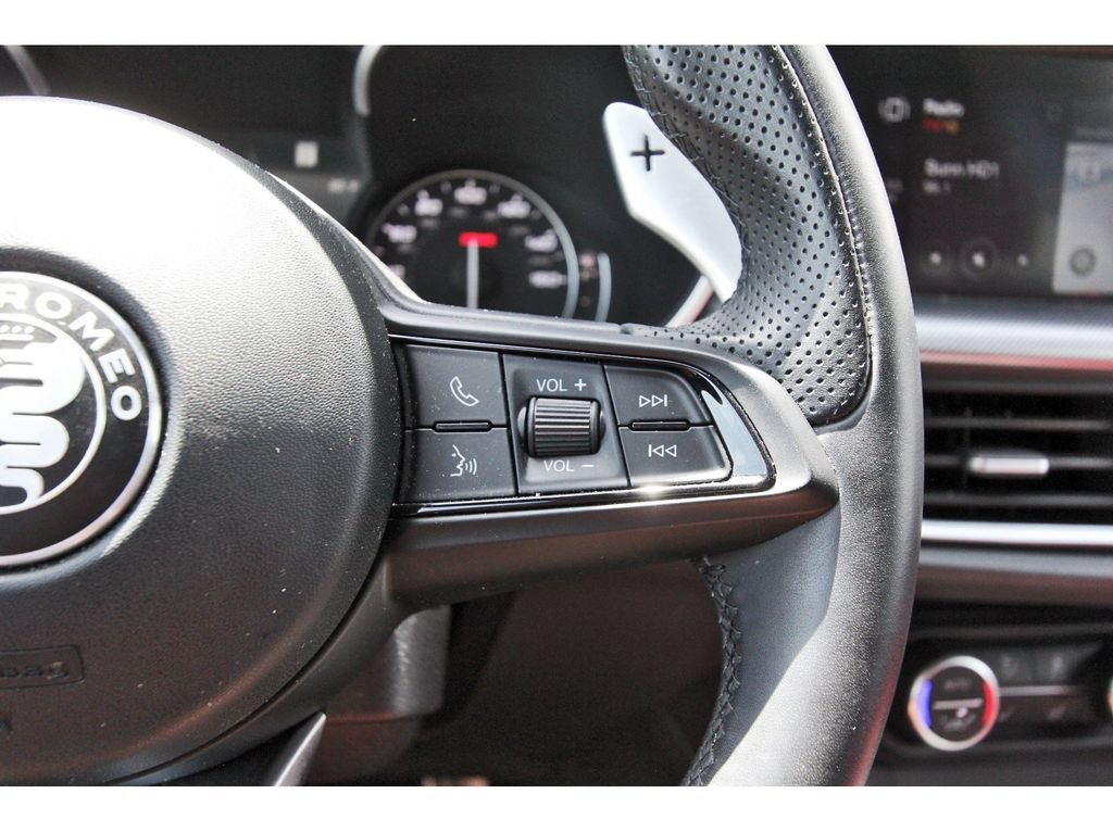 Used 2023 Alfa Romeo Stelvio Veloce AWD/4WD image 19
