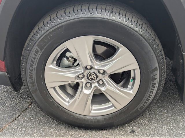 Used 2025 Toyota RAV4 XLE w/ Convenience Package image 11