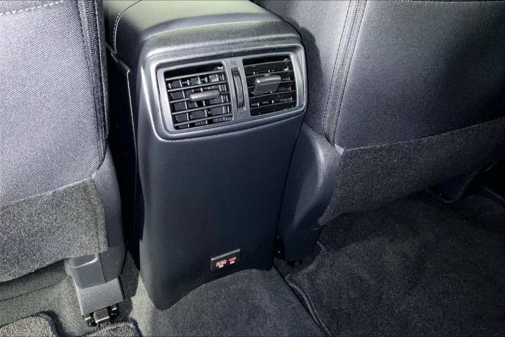 Used 2020 Nissan Rogue SV FWD image 31