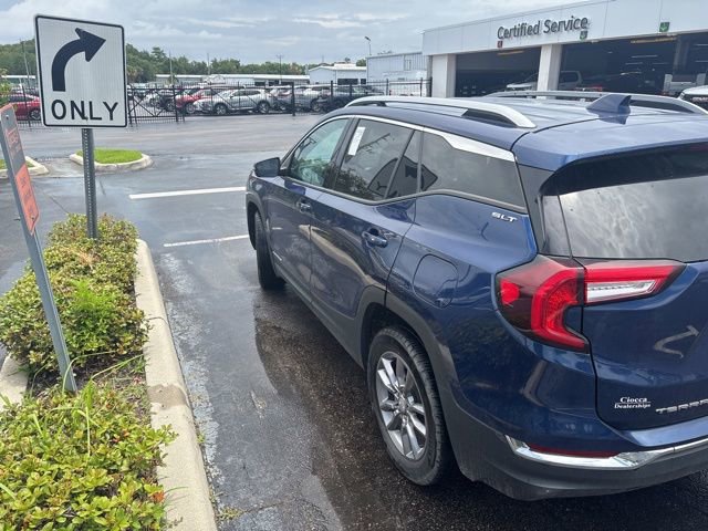 Used 2022 GMC Terrain SLT AWD/4WD image 4