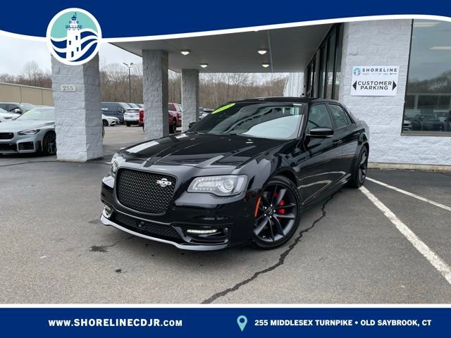 Used 2023 Chrysler 300 C image 1