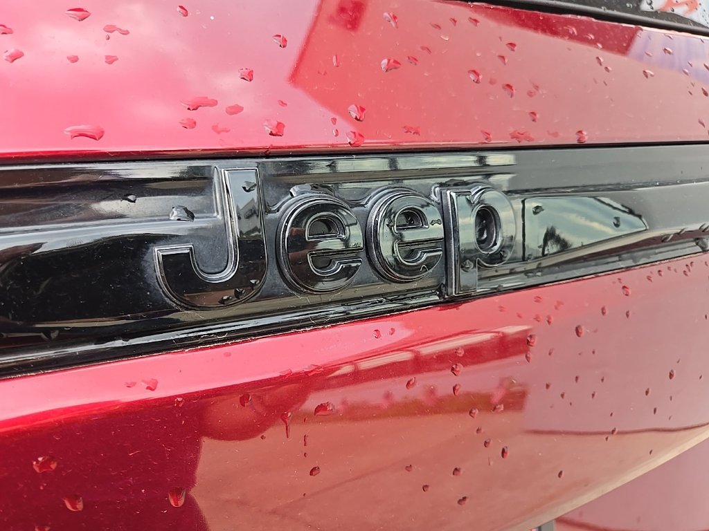 Used 2023 Jeep Grand Cherokee Altitude AWD/4WD image 20