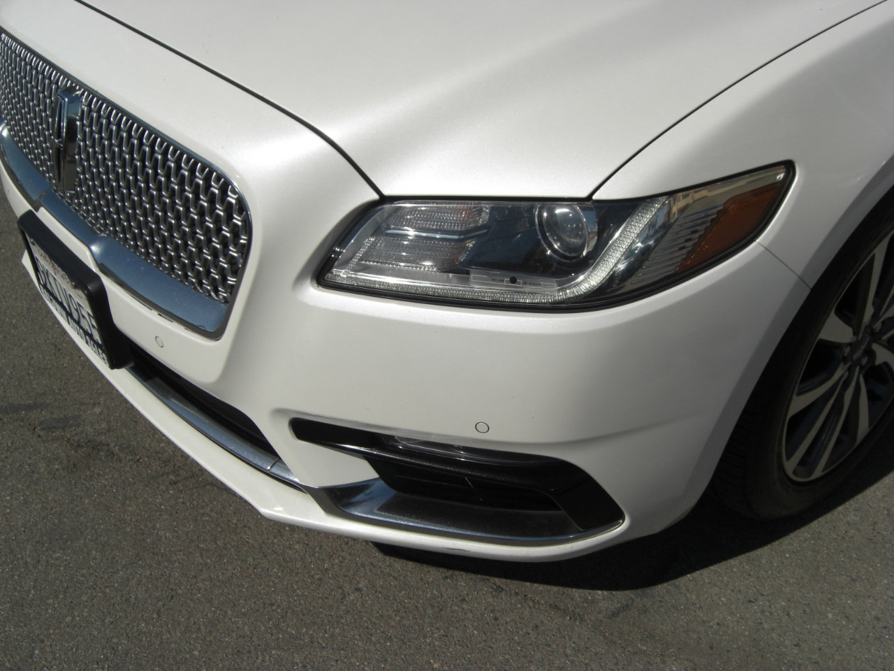 Used 2017 Lincoln Continental Premiere image 20