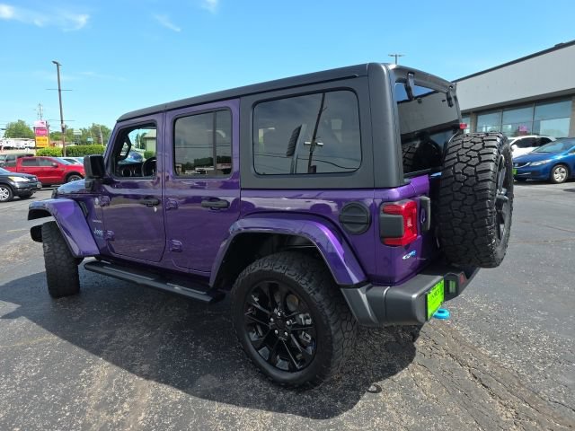 Used 2023 Jeep Wrangler Unlimited Sahara w/ Cold Weather Group AWD/4WD image 4