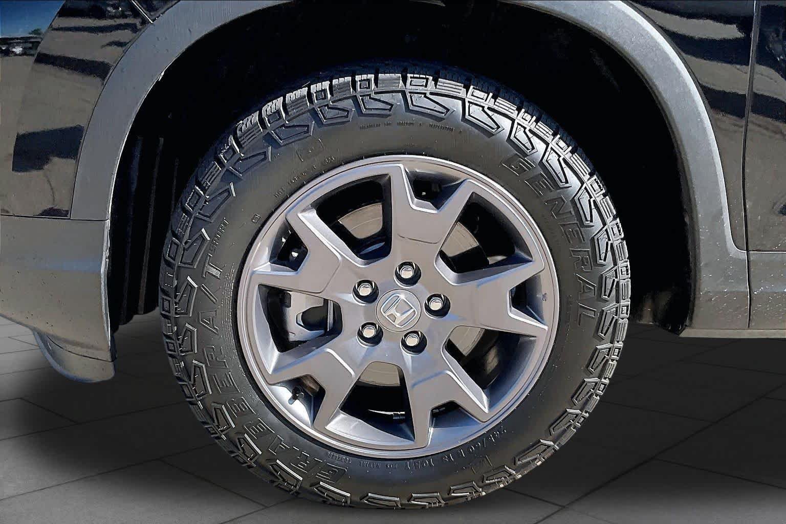 Used 2024 Honda Passport TrailSport image 11