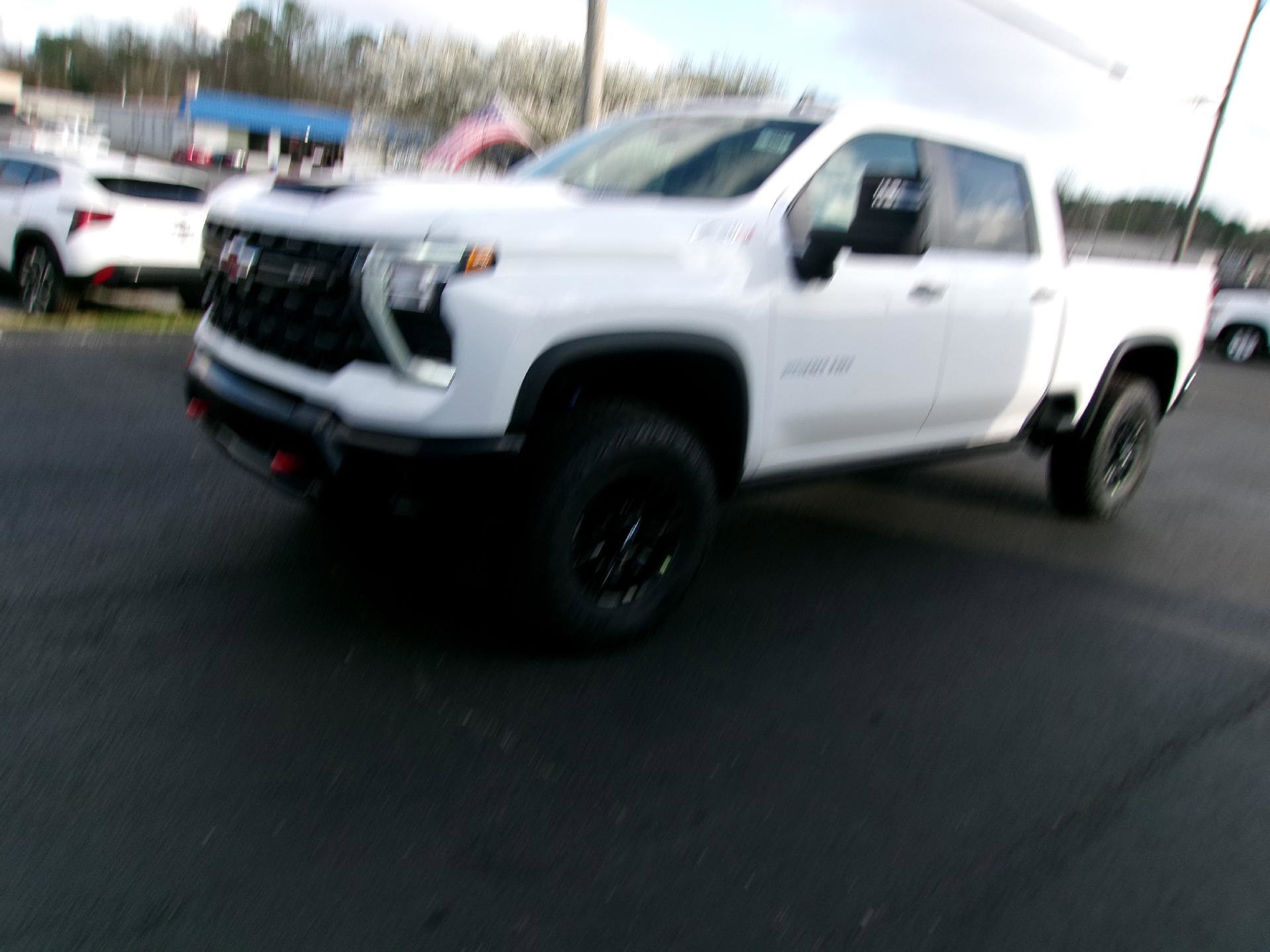 New 2026 Chevrolet Silverado 2500 ZR2 AWD/4WD image 15