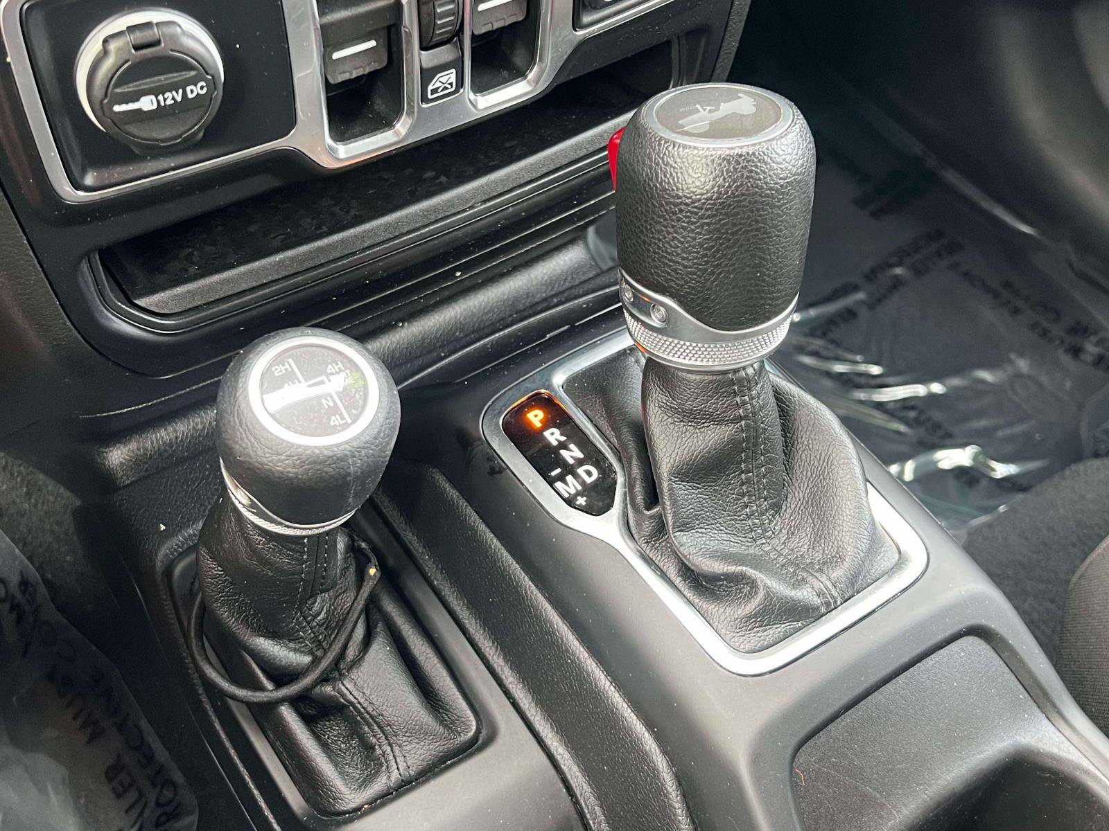 Used 2023 Jeep Wrangler Unlimited w/ Cold Weather Group AWD/4WD image 11