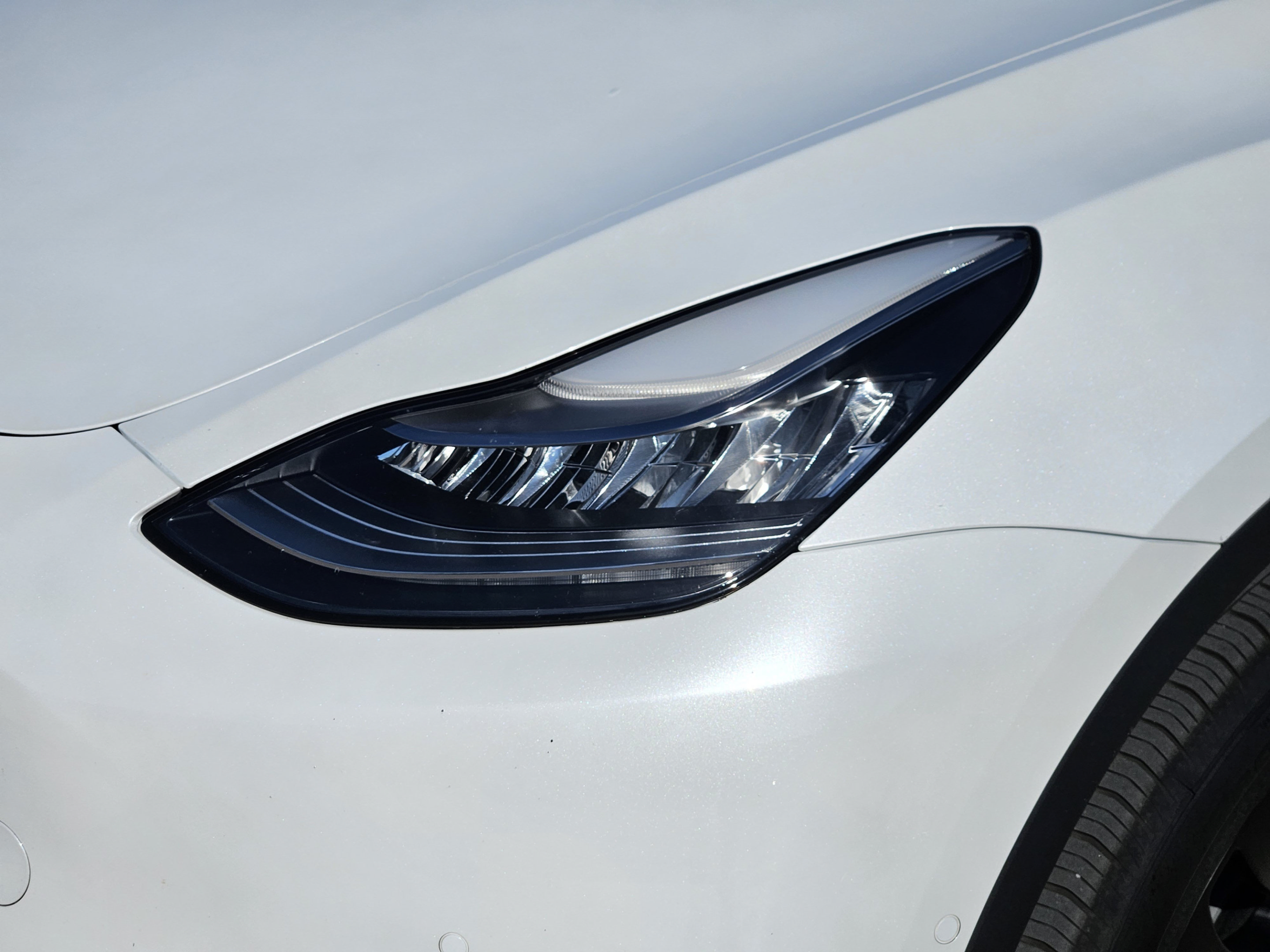 Used 2021 Tesla Model Y Long Range AWD/4WD image 27