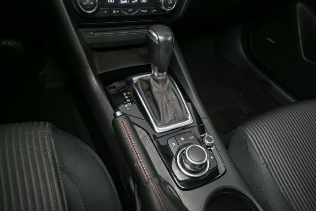 Used 2015 MAZDA MAZDA3 i Touring w/ Technology Package FWD image 25
