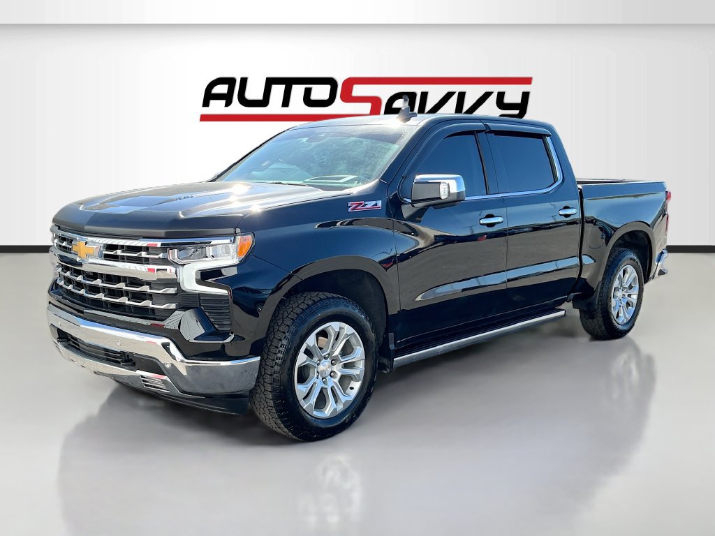 Used 2025 Chevrolet Silverado 1500 LTZ AWD/4WD image 3