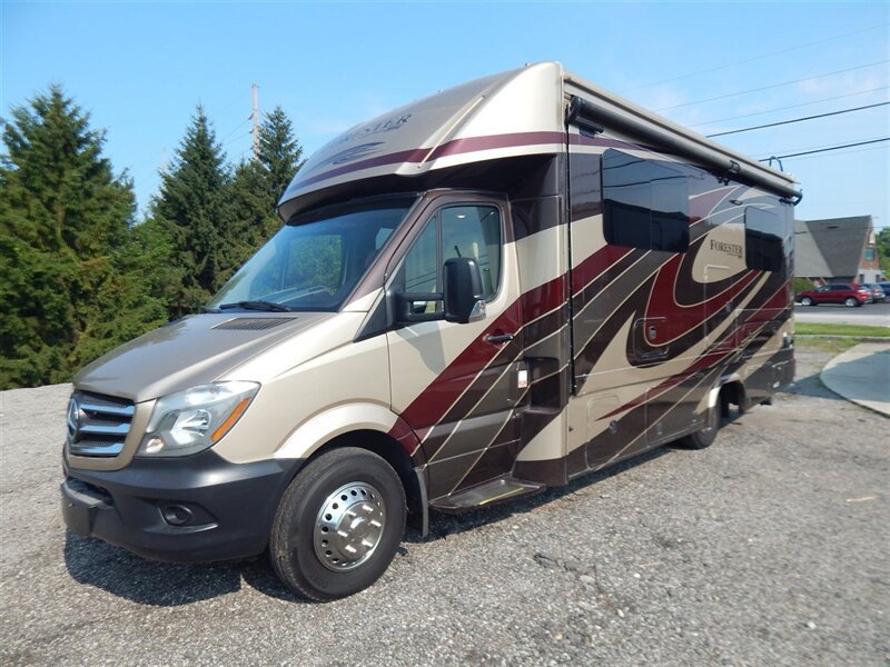 Used 2017 Mercedes-Benz Sprinter 3500 image 3
