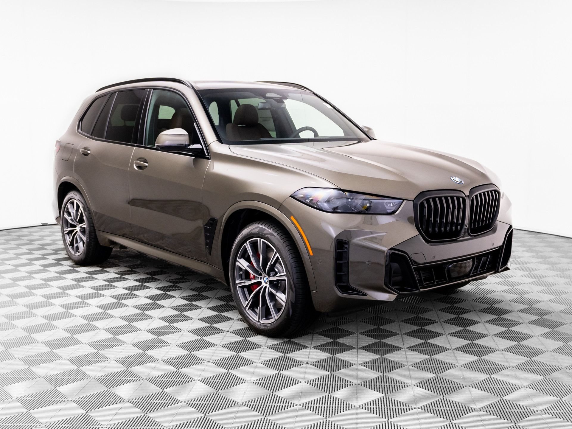 New 2026 BMW X5 xDrive50e w/ M Sport Package AWD/4WD image 8