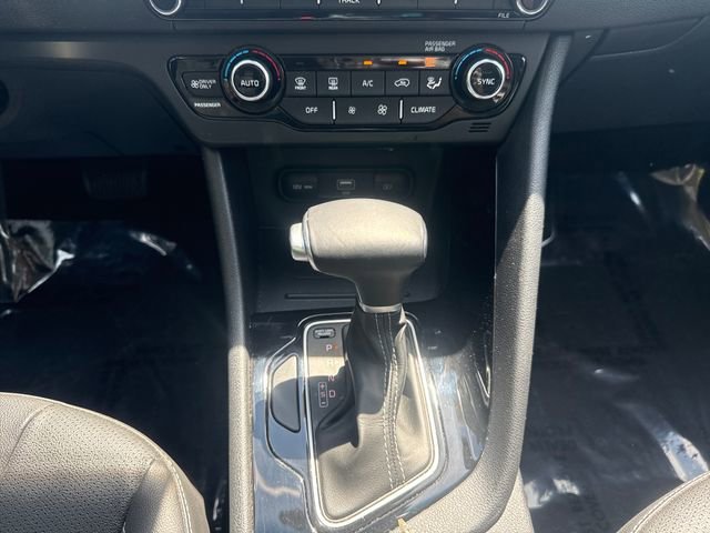 Used 2022 Kia Niro Touring Special Edition image 17