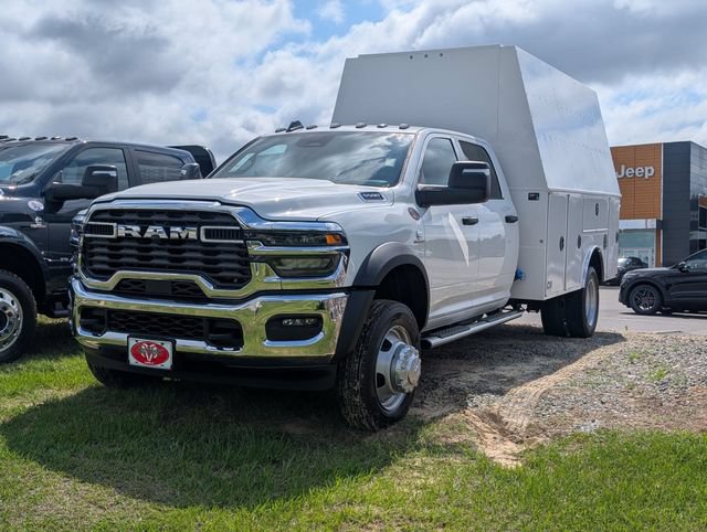 New 2026 RAM 5500 Tradesman w/ Chrome Appearance Group AWD/4WD image 4
