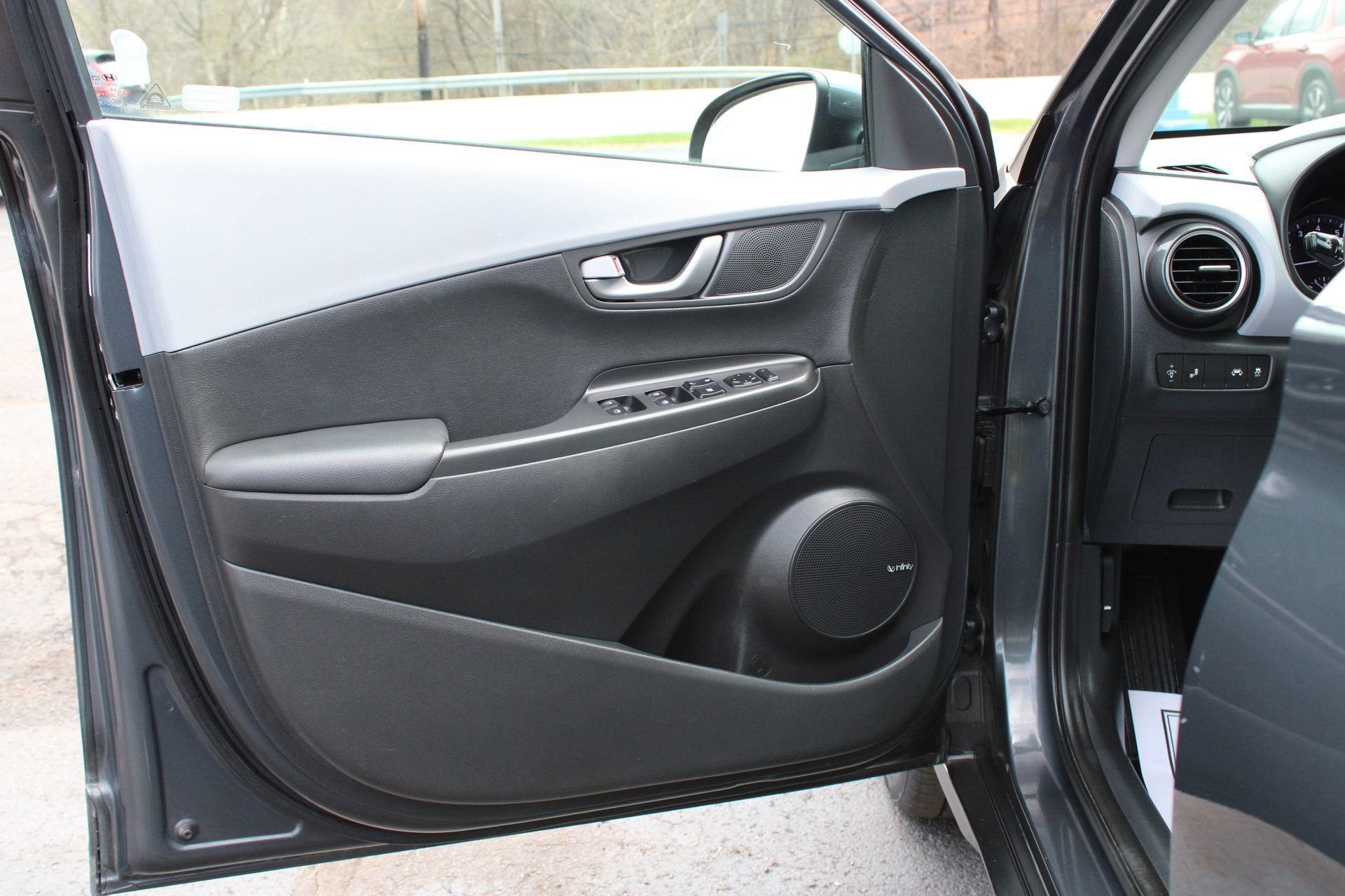 Used 2021 Hyundai Kona Limited image 13