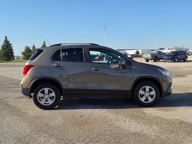 Used 2021 Chevrolet Trax LT w/ LT Convenience Package AWD/4WD image 4