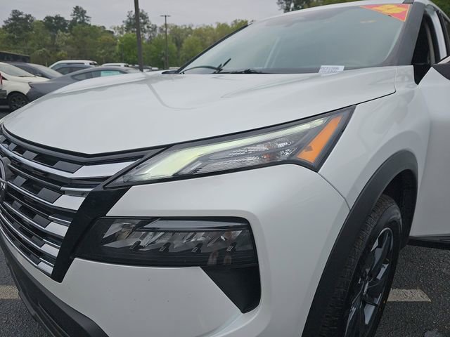 Used 2025 Nissan Rogue SV image 33