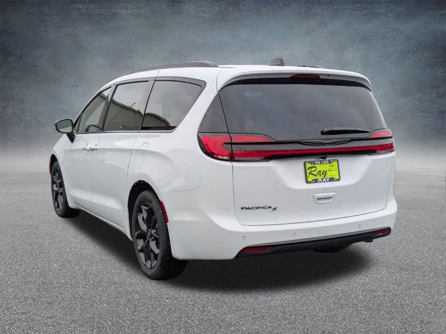 New 2026 Chrysler Pacifica Select w/ S Appearance Package FWD image 5
