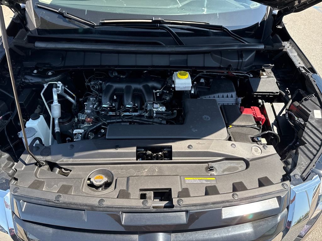 Used 2025 Nissan Pathfinder SV image 11