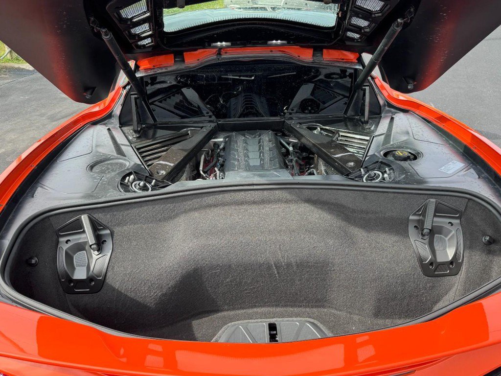 Used 2025 Chevrolet Corvette Stingray Premium Cpe w/ Z51 Performance Package RWD image 7