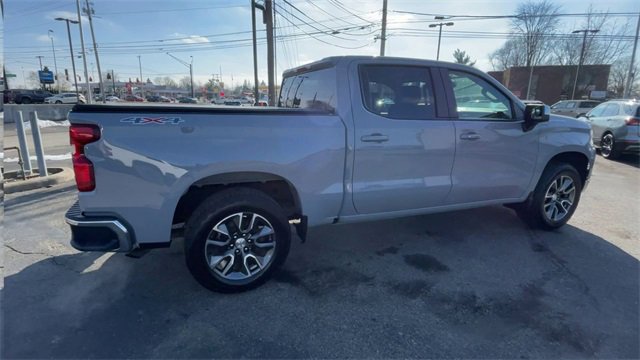 Used 2024 Chevrolet Silverado 1500 LT image 2