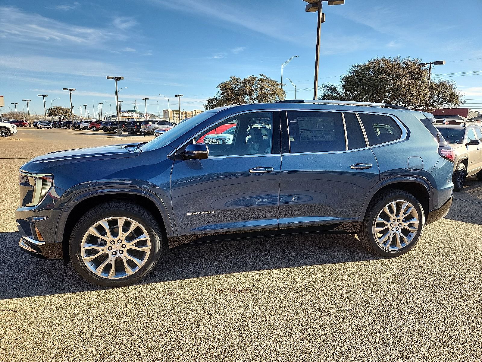 New 2026 GMC Acadia Denali w/ Super Cruise Package image 2