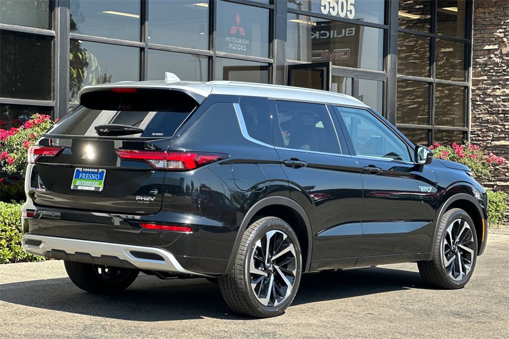 New 2025 Mitsubishi Outlander SEL image 5