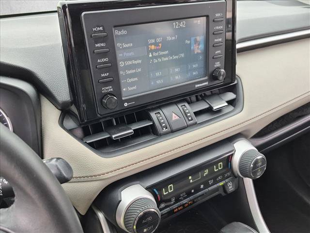 Used 2020 Toyota RAV4 XLE Premium FWD image 13