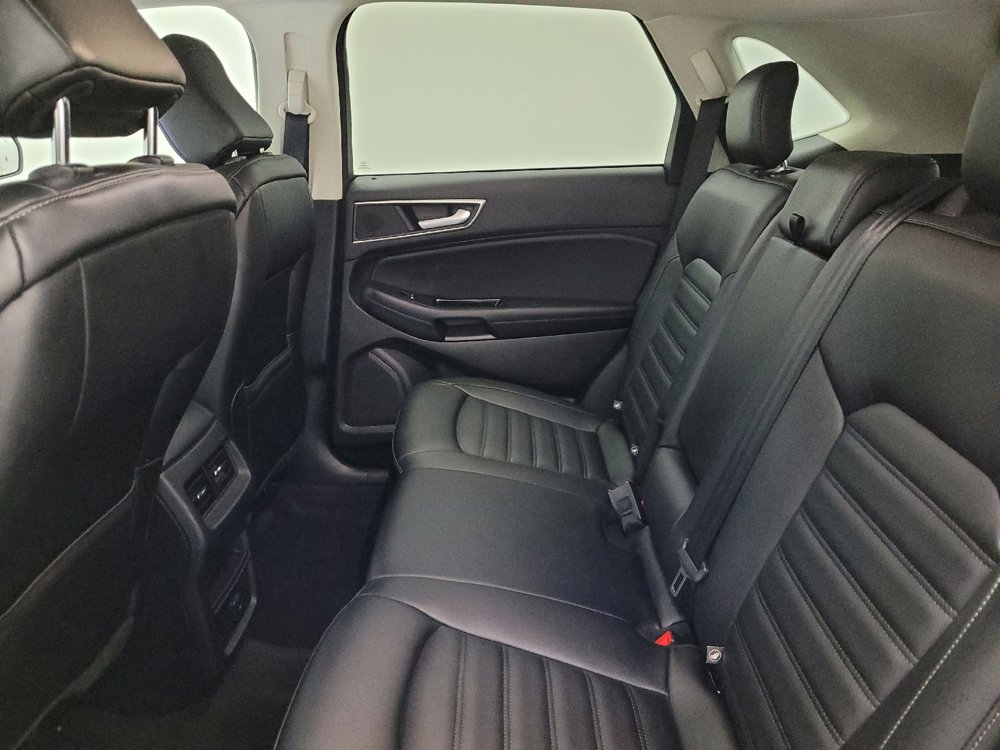 Used 2020 Ford Edge SEL image 18