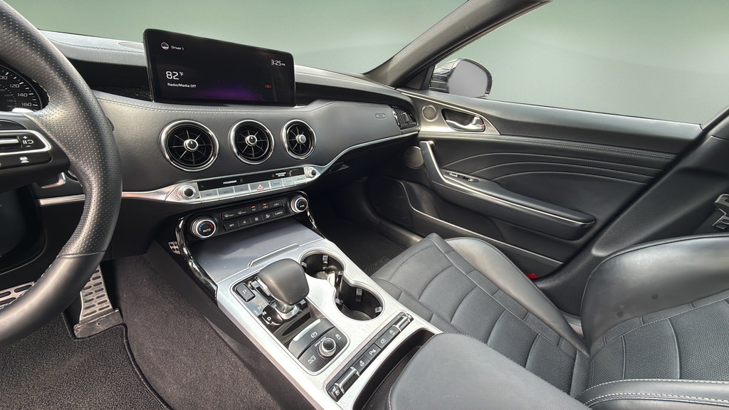 Used 2022 Kia Stinger GT2 AWD/4WD image 26