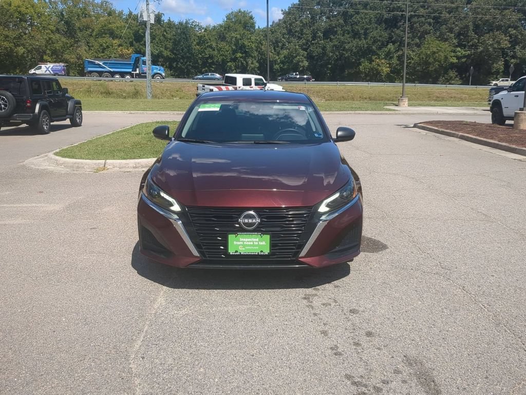 Used 2025 Nissan Altima 2.5 SV FWD image 8