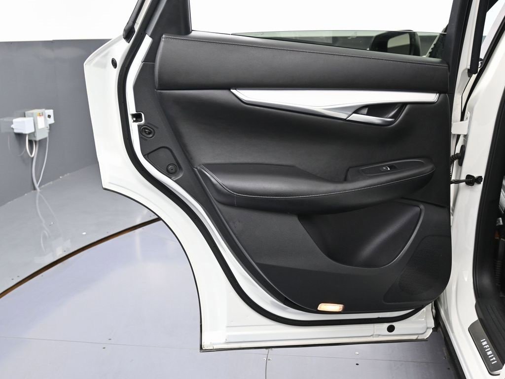 Used 2021 INFINITI QX50 Luxe w/ Appearance Package image 39