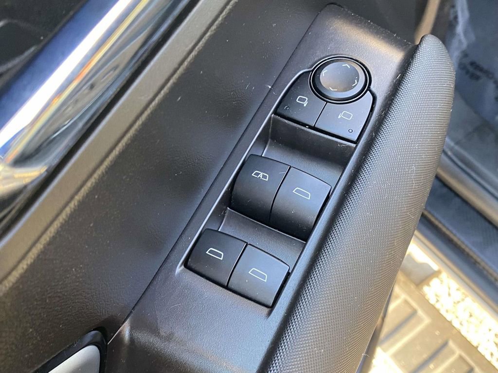 Used 2023 Chevrolet Colorado Z71 w/ Z71 Convenience Package 2 image 16