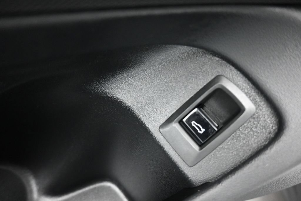 Used 2026 BMW 530i RWD image 12