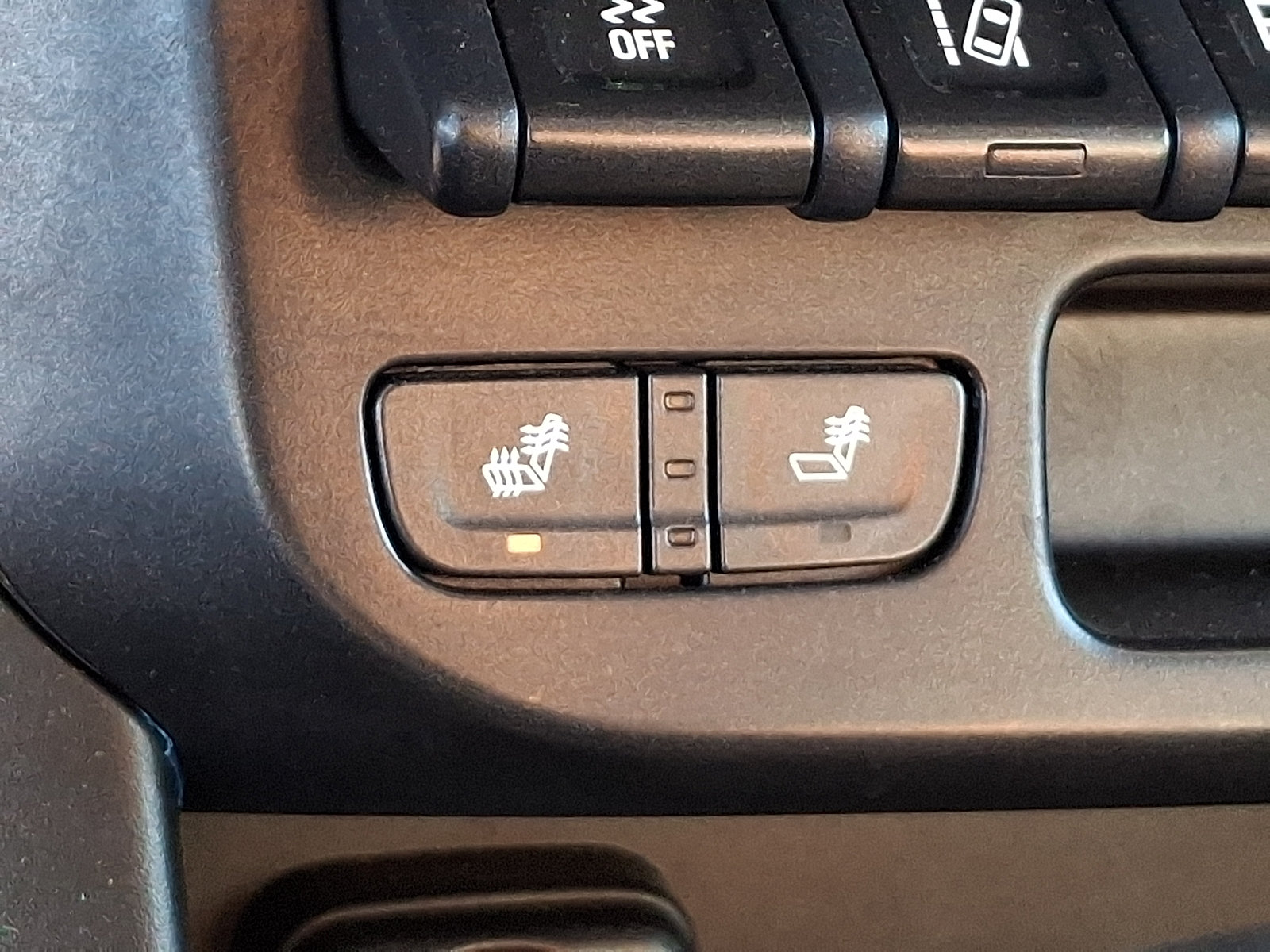 Used 2021 Chevrolet Colorado Z71 w/ Safety Package AWD/4WD image 24