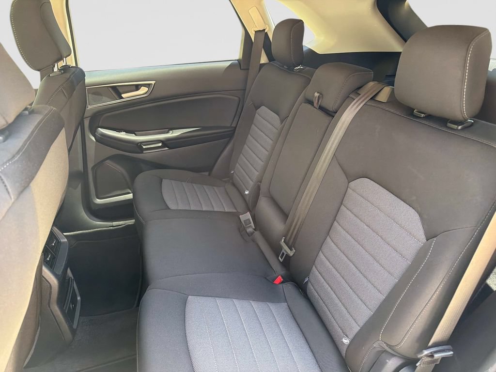 Used 2024 Ford Edge SE w/ Black Appearance Package AWD/4WD image 13
