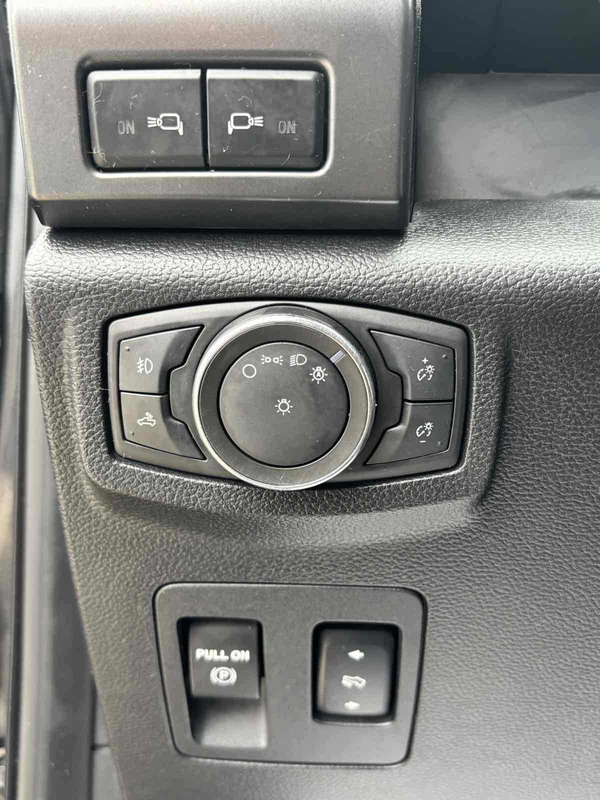Used 2018 Ford F150 XLT w/ Equipment Group 302A Luxury AWD/4WD image 14