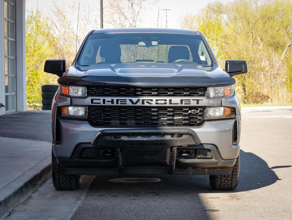 Used 2019 Chevrolet Silverado 1500 Custom w/ Custom Convenience Package AWD/4WD image 9