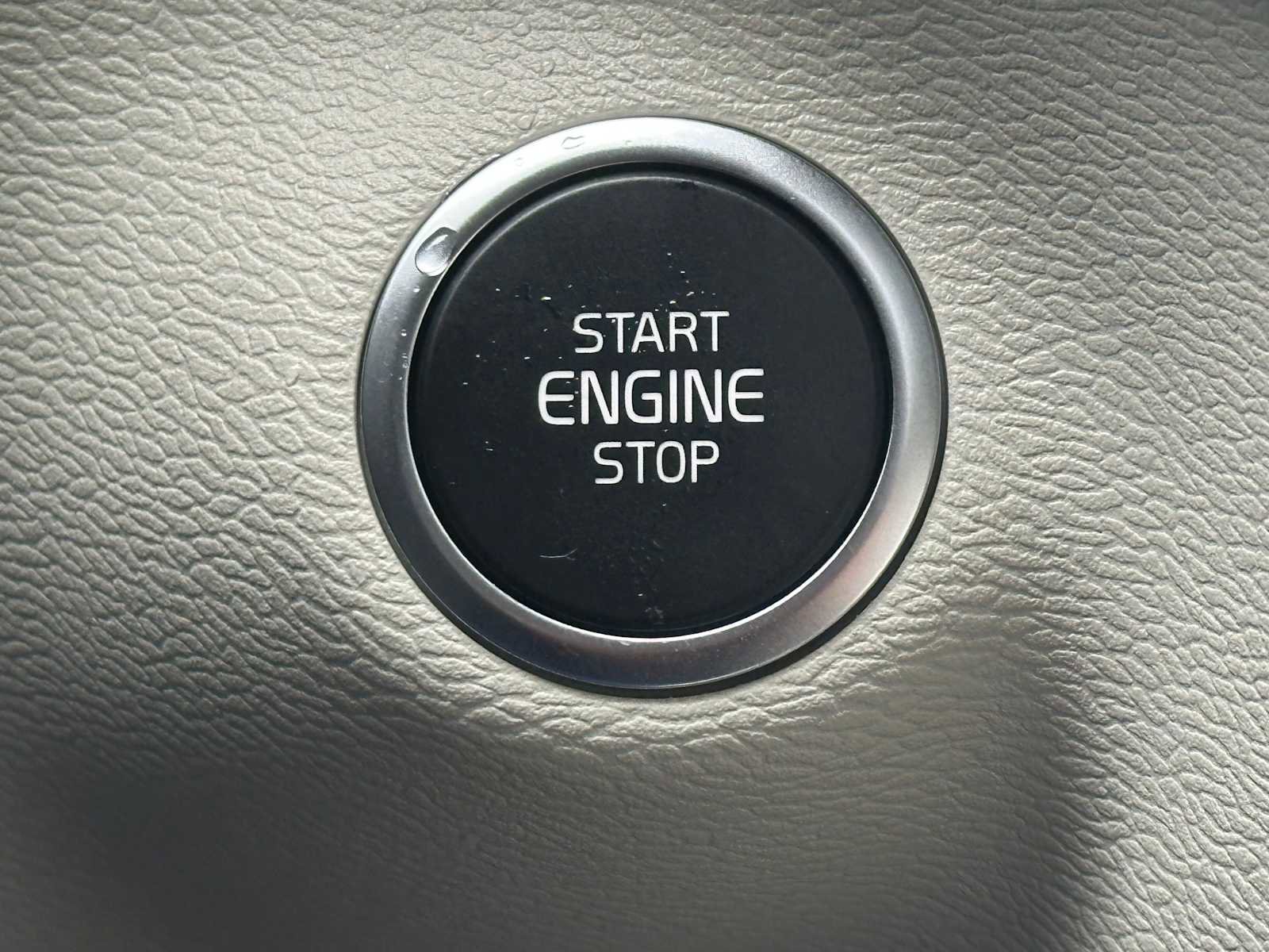 New 2026 Volvo XC40 B5 Ultra w/ Climate Package image 33