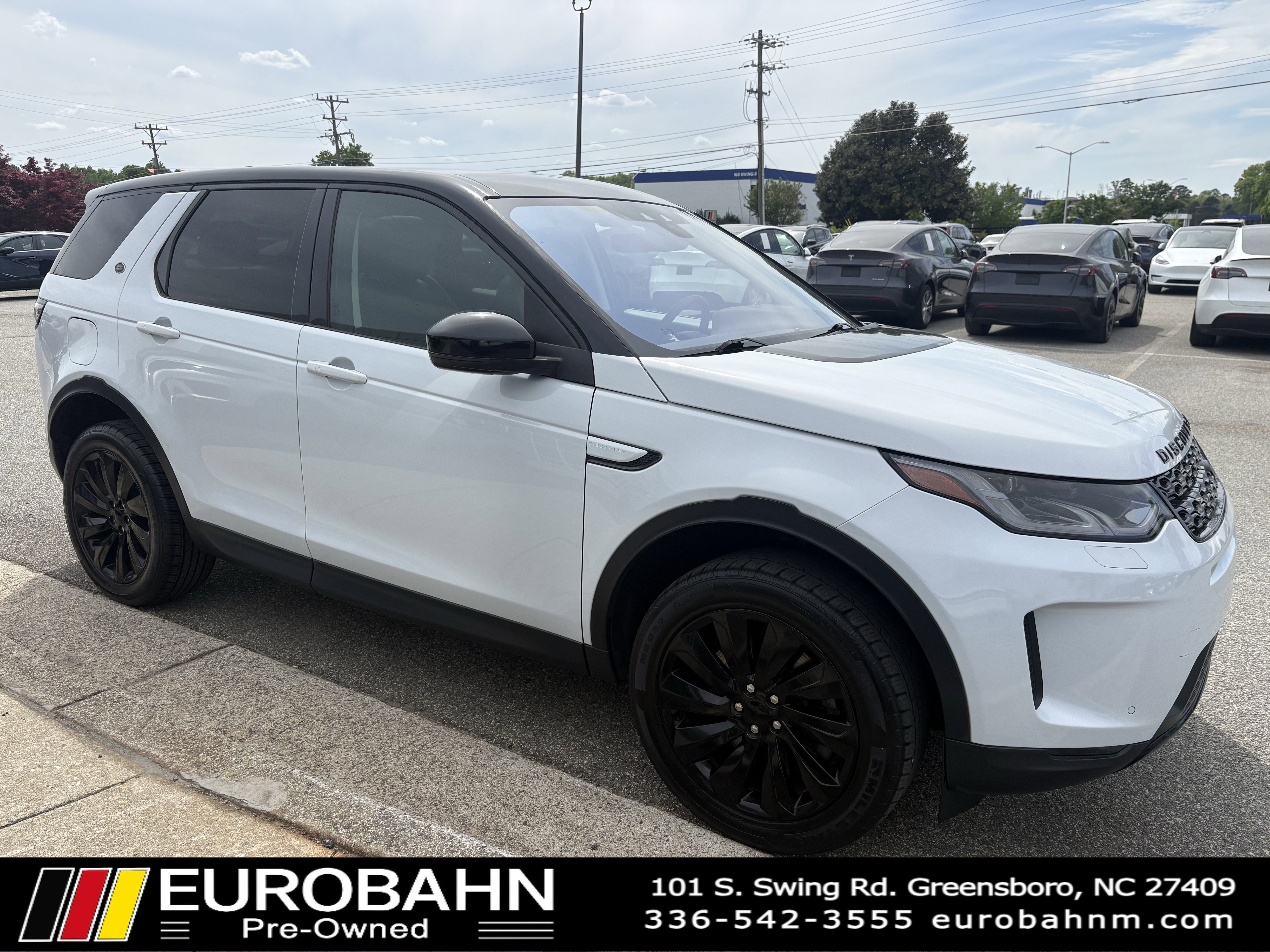 Used 2020 Land Rover Discovery Sport SE image 29