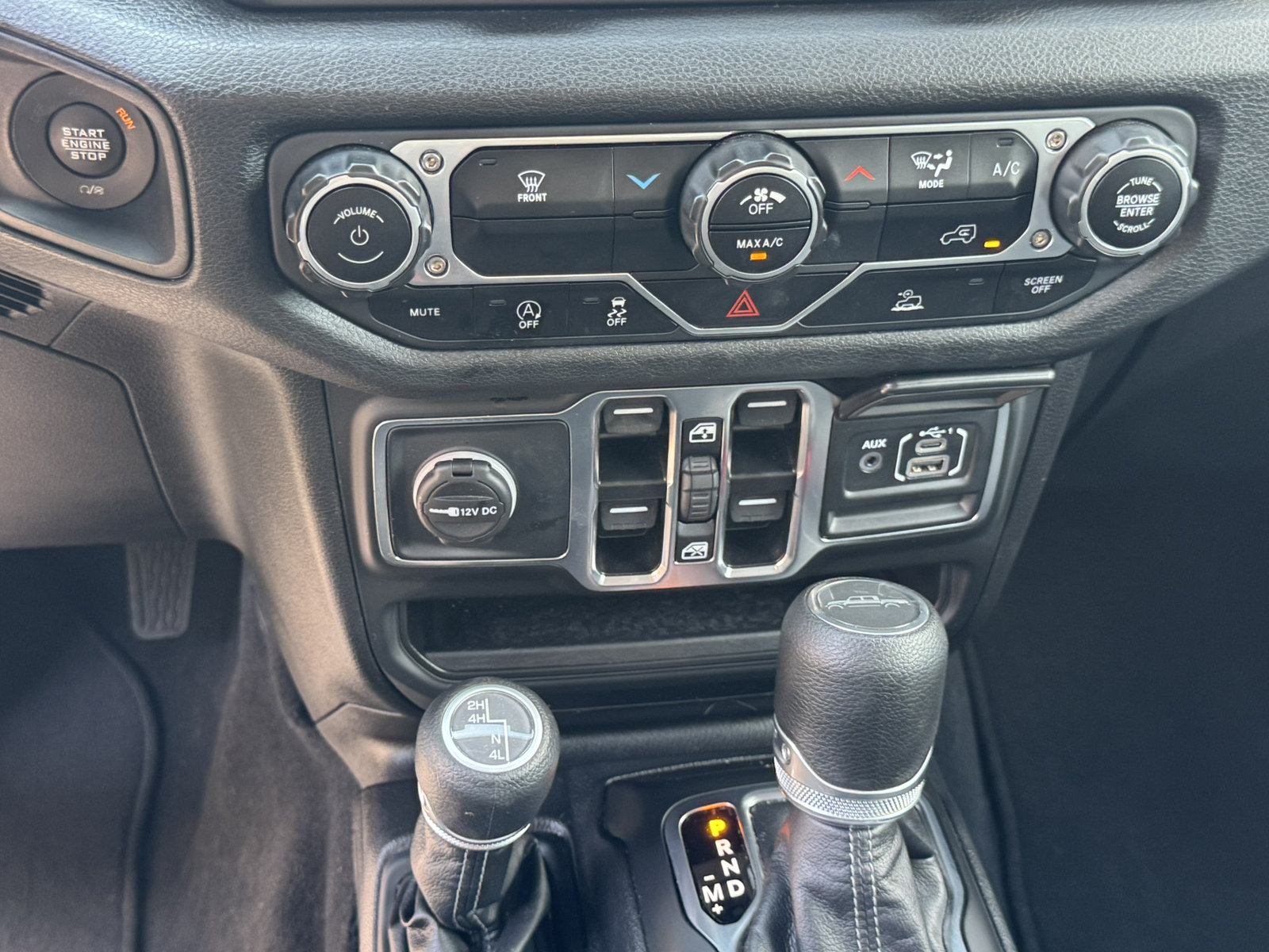 Used 2025 Jeep Gladiator Sport AWD/4WD image 29