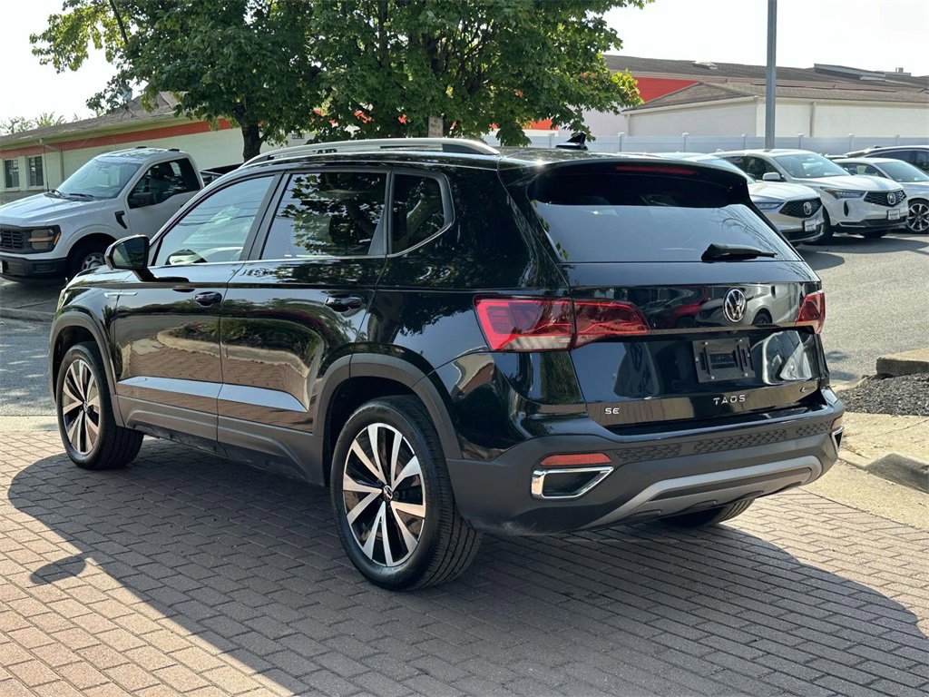 Used 2022 Volkswagen Taos SE image 4
