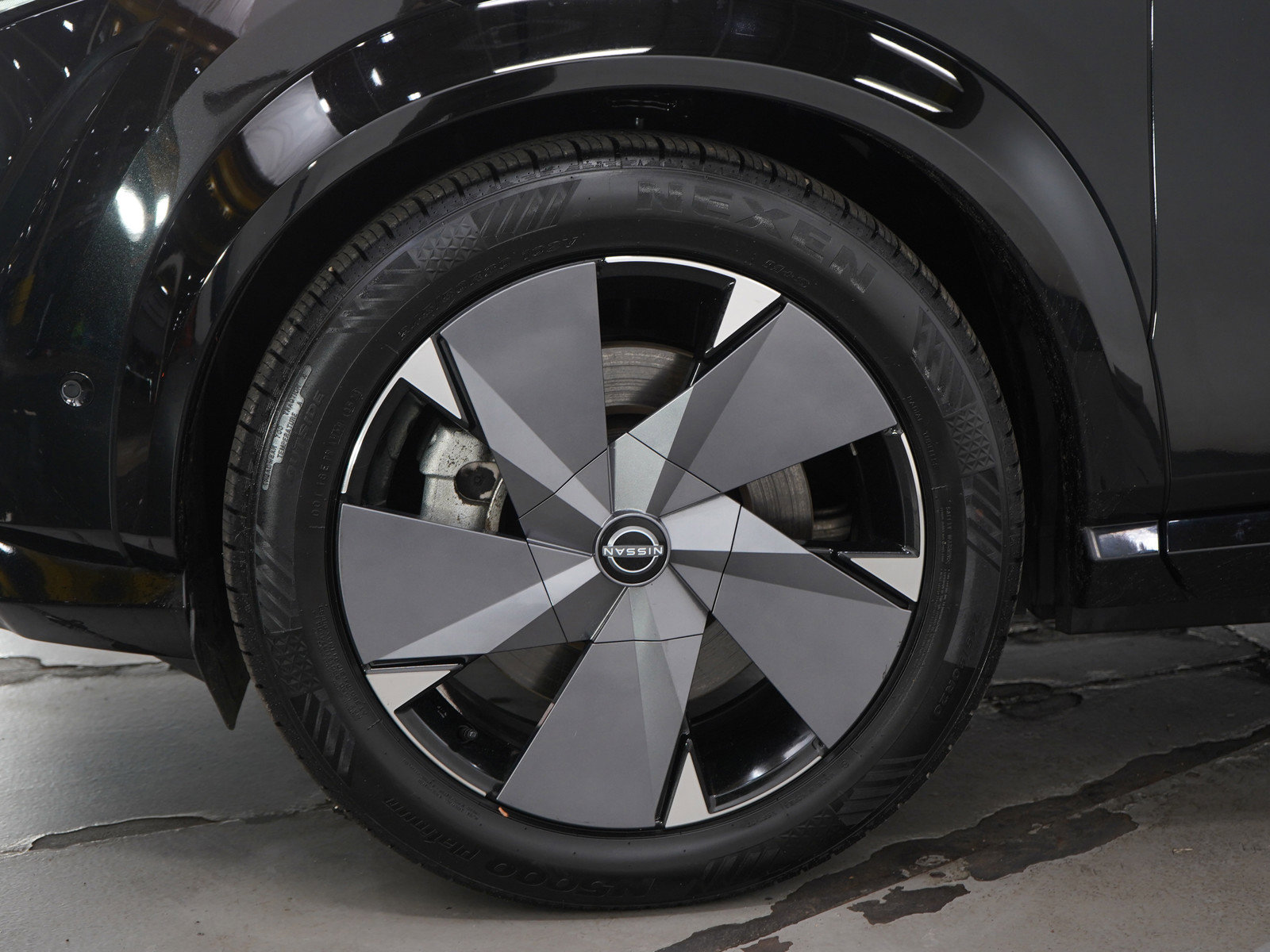 Used 2023 Nissan Ariya image 28