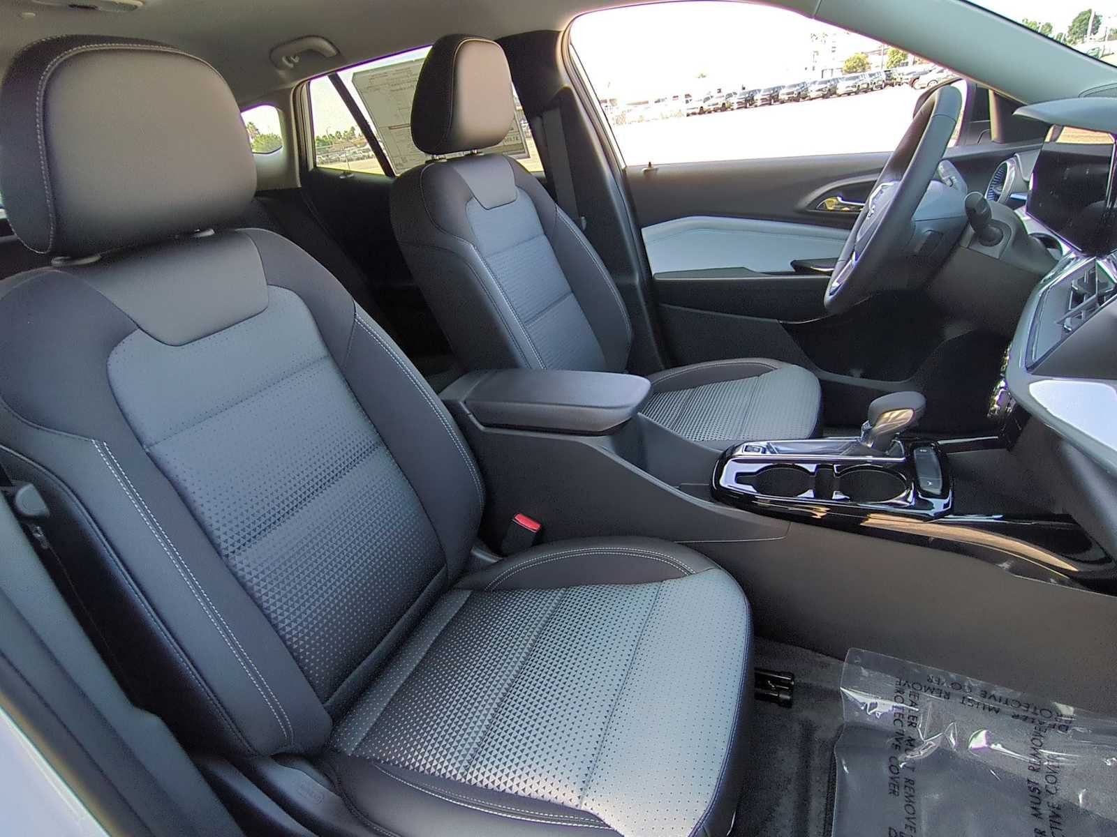 New 2026 Chevrolet Trax LT w/ Midnight Edition FWD image 26